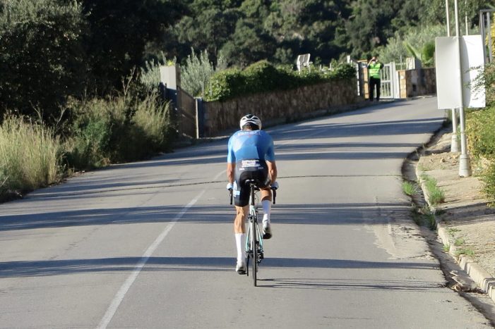 El ciclista professional Freddy Ovett intenta batre el rècord mundial de la modalitat Everesting