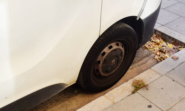 L’Ajuntament continua treballant per retirar els vehicles abandonats de la via pública