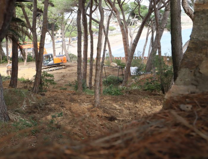 GdC impugna el permís d’obres dels apartaments a la platja de Sant Pol