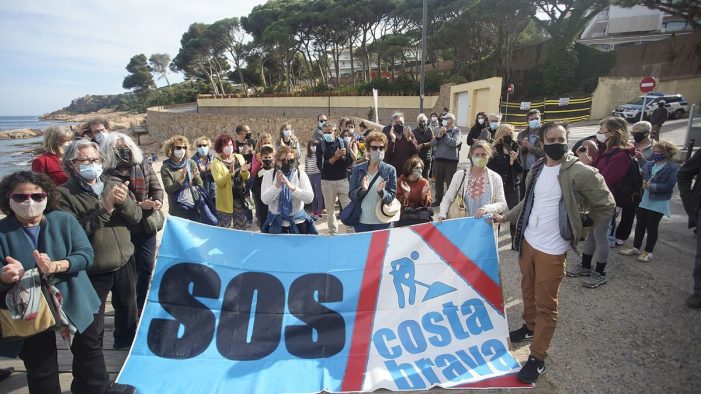 Concentració a Sant Feliu de Guíxols per evitar que s’edifiqui al costat del mar