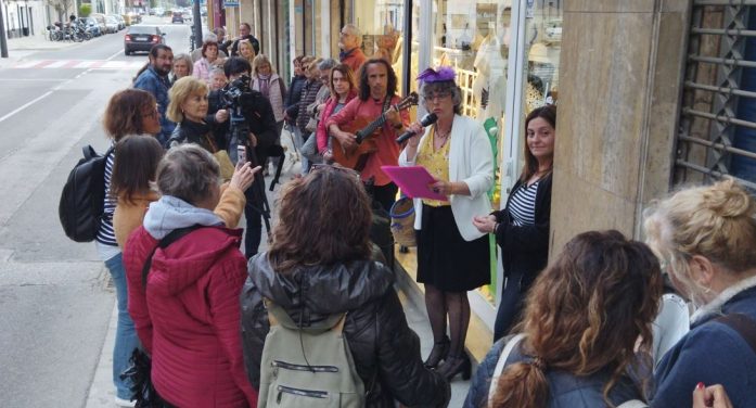 Tornen la literatura i la poesia als aparadors de Santa Cristina d’Aro