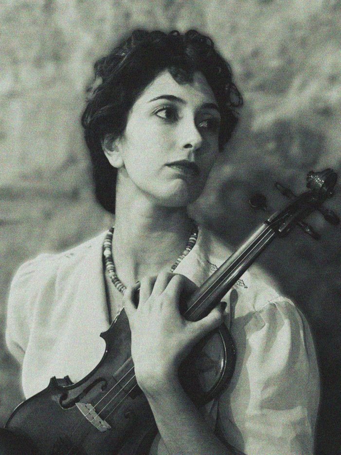 “La violinista anglesa” arriba a la xarxa en format podcast: Un relat de valentia, espionatge i memòria històrica