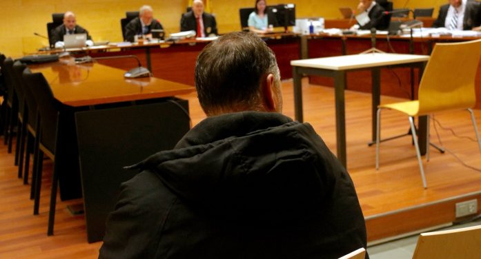 Jutgen un acusat de violar la germana a casa els pares a Sant Feliu de Guíxols