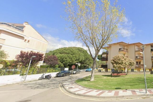 La pressió veïnal salva la zona verda del carrer Bilbao de Platja d’Aro